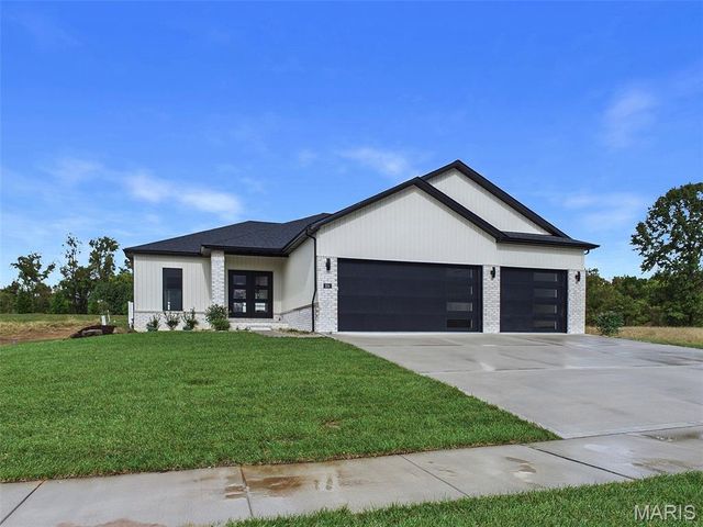 504 Hidden Hills Drive, Glen Carbon, IL 62034