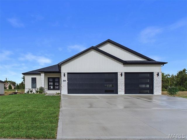 504 Hidden Hills Drive, Glen Carbon, IL 62034