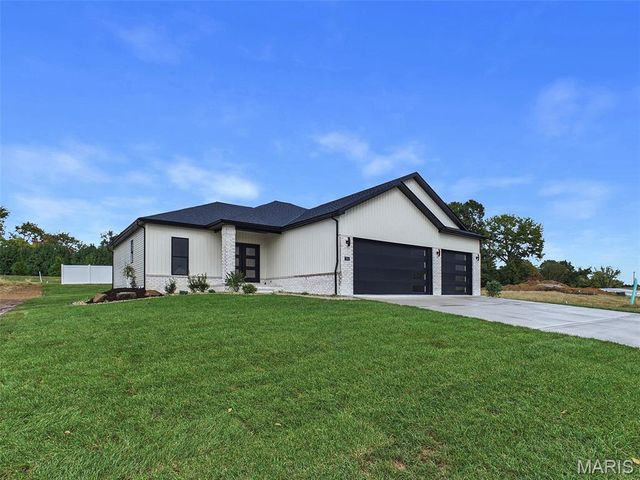 504 Hidden Hills Drive, Glen Carbon, IL 62034