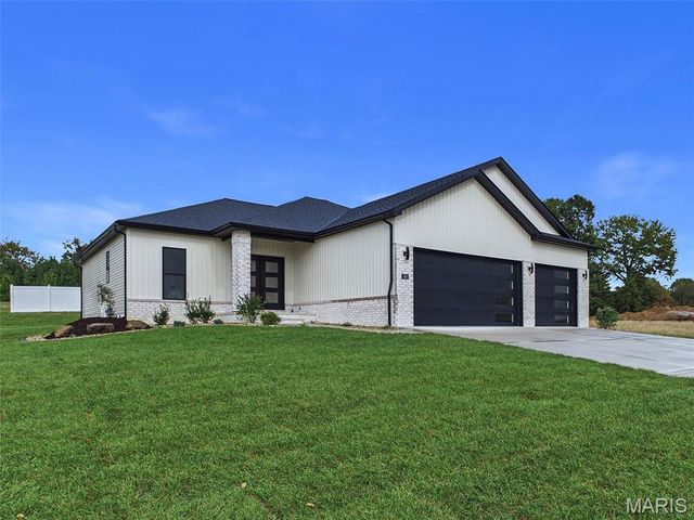 504 Hidden Hills Drive, Glen Carbon, IL 62034
