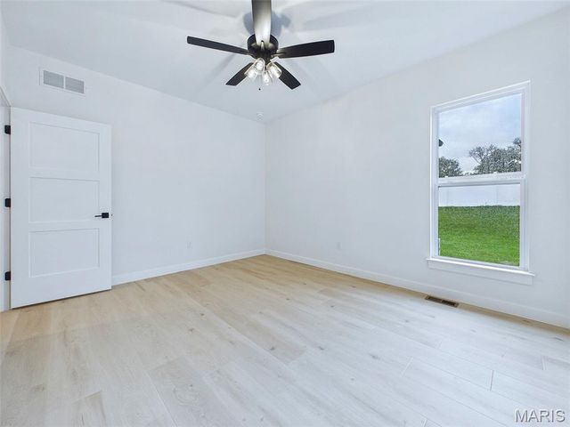 504 Hidden Hills Drive, Glen Carbon, IL 62034