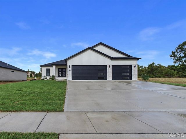 504 Hidden Hills Drive, Glen Carbon, IL 62034