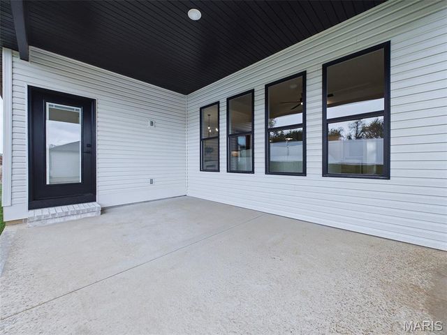 504 Hidden Hills Drive, Glen Carbon, IL 62034