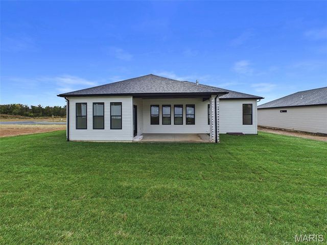 504 Hidden Hills Drive, Glen Carbon, IL 62034