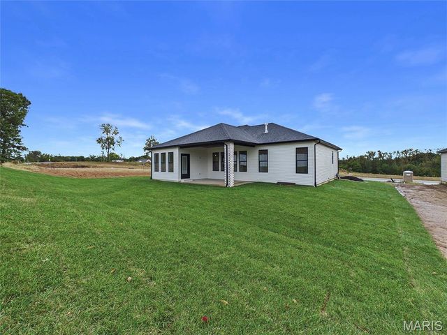 504 Hidden Hills Drive, Glen Carbon, IL 62034