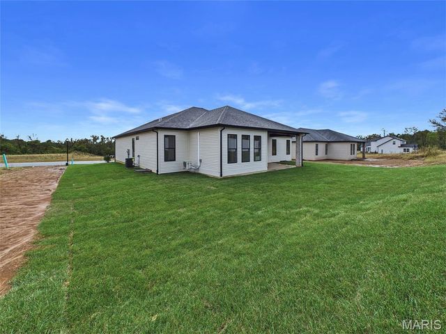 504 Hidden Hills Drive, Glen Carbon, IL 62034
