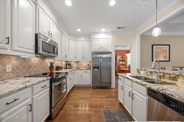 102 Travis Drive, Beaufort, NC 28516