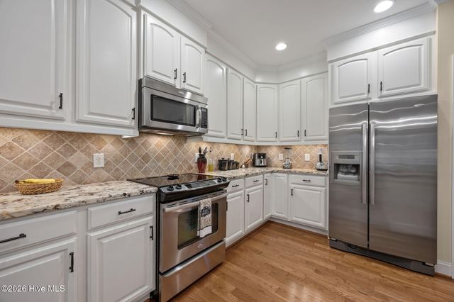 102 Travis Drive, Beaufort, NC 28516