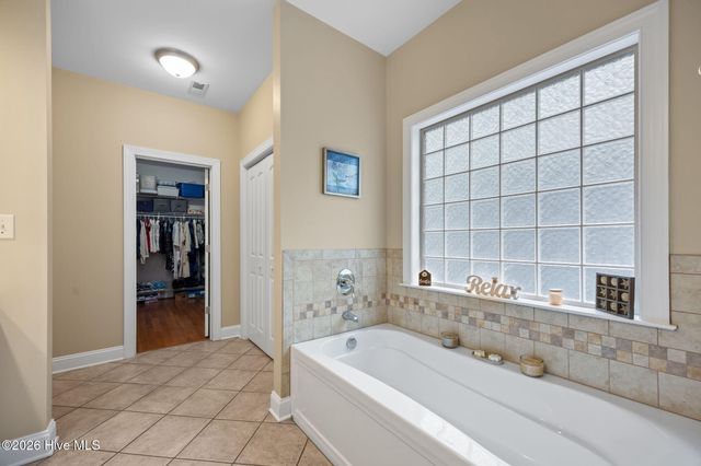 102 Travis Drive, Beaufort, NC 28516