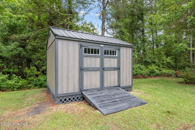 102 Travis Drive, Beaufort, NC 28516