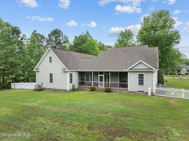 102 Travis Drive, Beaufort, NC 28516