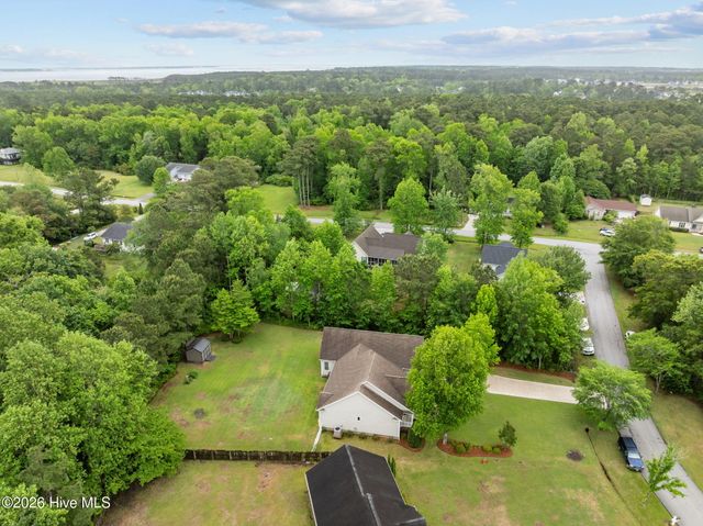 102 Travis Drive, Beaufort, NC 28516