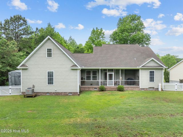 102 Travis Drive, Beaufort, NC 28516