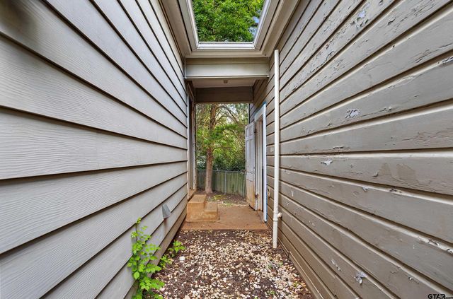 921 W Ellis Dr., Tyler, TX 75701
