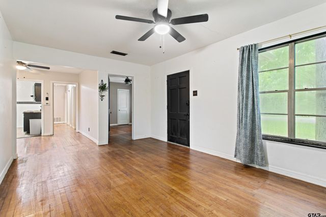 921 W Ellis Dr., Tyler, TX 75701