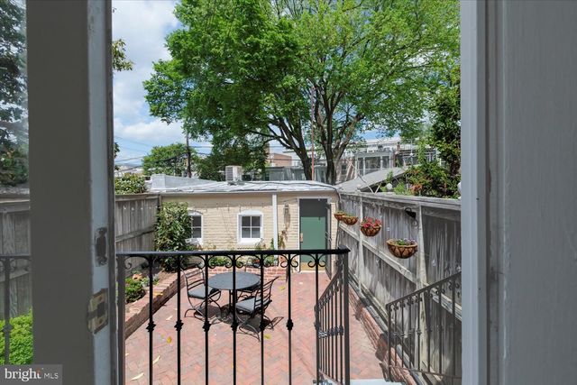 152 NORTH CAROLINA AVENUE, Washington, DC 20003