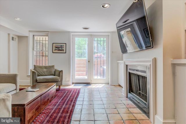 152 NORTH CAROLINA AVENUE, Washington, DC 20003