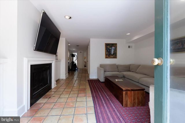 152 NORTH CAROLINA AVENUE, Washington, DC 20003