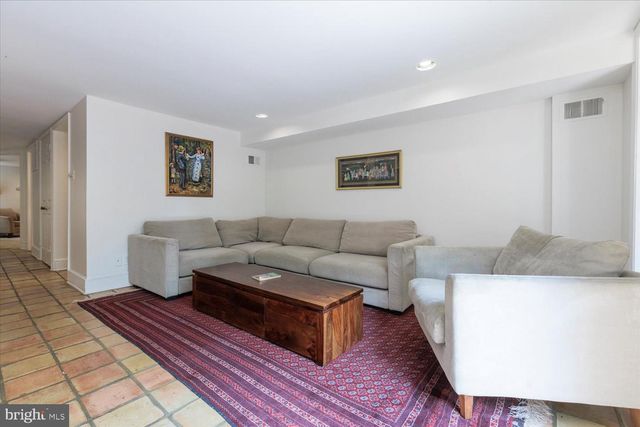 152 NORTH CAROLINA AVENUE, Washington, DC 20003