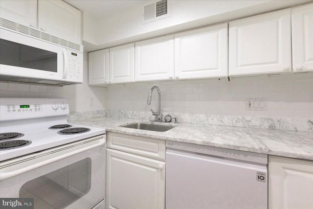 152 NORTH CAROLINA AVENUE, Washington, DC 20003