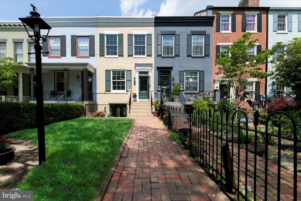152 NORTH CAROLINA AVENUE, Washington, DC 20003