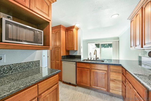 8745 Caminito Sueno, La Jolla, CA 92037
