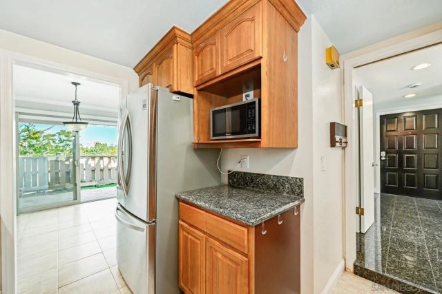 8745 Caminito Sueno, La Jolla, CA 92037