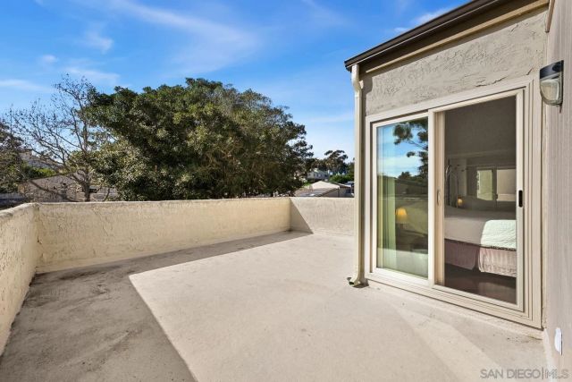 8745 Caminito Sueno, La Jolla, CA 92037