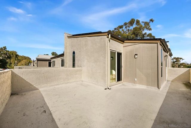 8745 Caminito Sueno, La Jolla, CA 92037