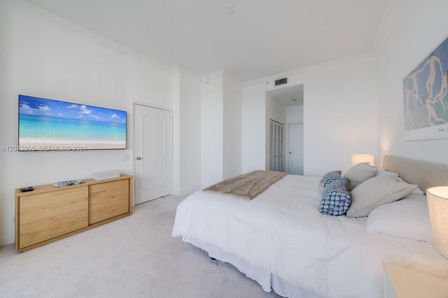 888 Brickell Key Drive 2610, Miami, FL 33131