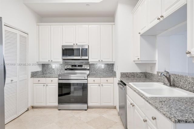 888 Brickell Key Drive 2610, Miami, FL 33131