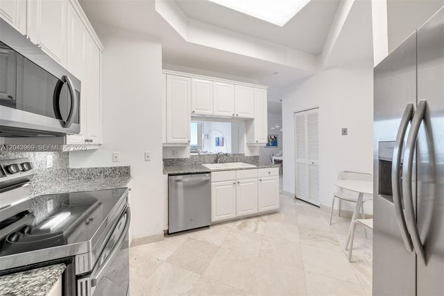 888 Brickell Key Drive 2610, Miami, FL 33131