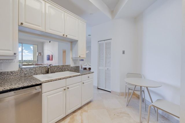 888 Brickell Key Drive 2610, Miami, FL 33131