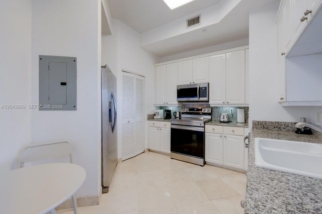 888 Brickell Key Drive 2610, Miami, FL 33131