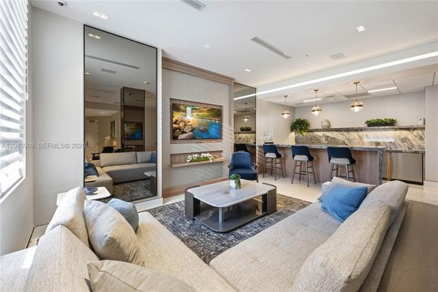888 Brickell Key Drive 2610, Miami, FL 33131