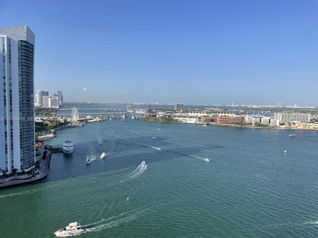 888 Brickell Key Drive 2610, Miami, FL 33131