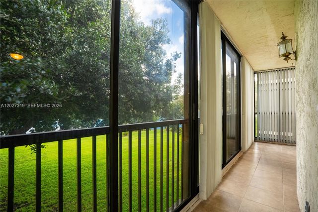 150 S Hollybrook Ter 208, Pembroke Pines, FL 33025