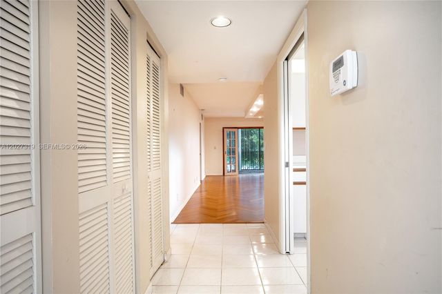 150 S Hollybrook Ter 208, Pembroke Pines, FL 33025