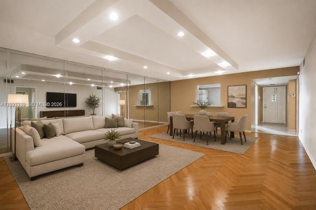 150 S Hollybrook Ter 208, Pembroke Pines, FL 33025