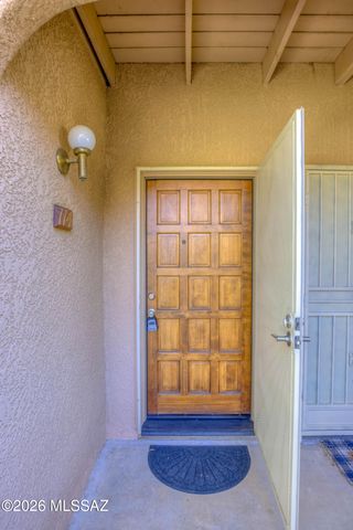 5750 N Camino Esplendora Apt 114, Tucson, AZ 85718