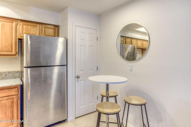5750 N Camino Esplendora Apt 114, Tucson, AZ 85718