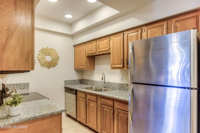 5750 N Camino Esplendora Apt 114, Tucson, AZ 85718