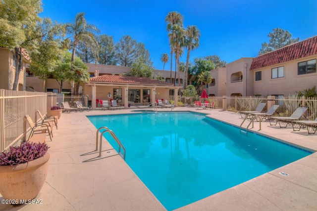 5750 N Camino Esplendora Apt 114, Tucson, AZ 85718