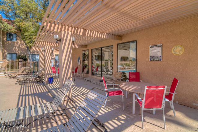 5750 N Camino Esplendora Apt 114, Tucson, AZ 85718