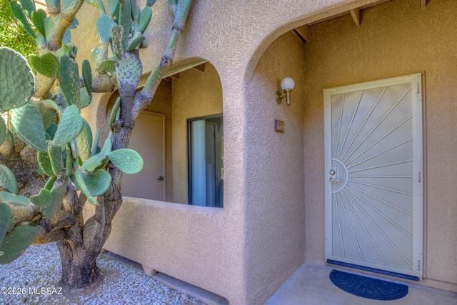 5750 N Camino Esplendora Apt 114, Tucson, AZ 85718