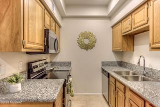 5750 N Camino Esplendora Apt 114, Tucson, AZ 85718