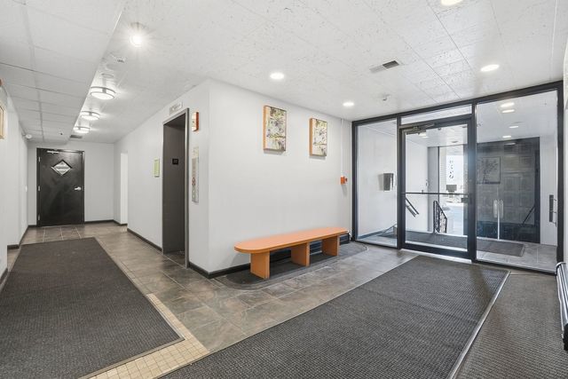 9740 S Pulaski Road 605, Oak Lawn, IL 60453