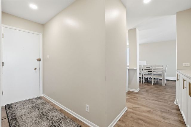 9740 S Pulaski Road 605, Oak Lawn, IL 60453