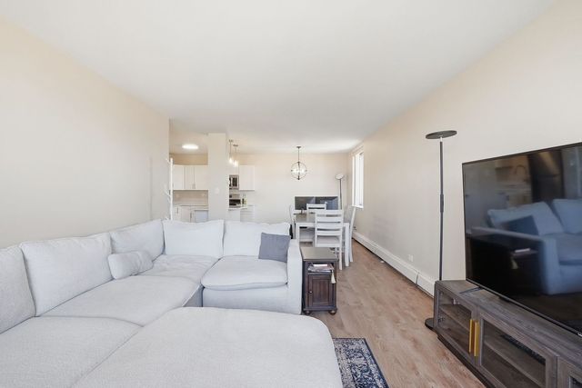 9740 S Pulaski Road 605, Oak Lawn, IL 60453