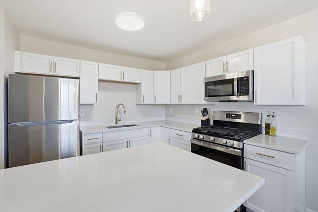9740 S Pulaski Road 605, Oak Lawn, IL 60453